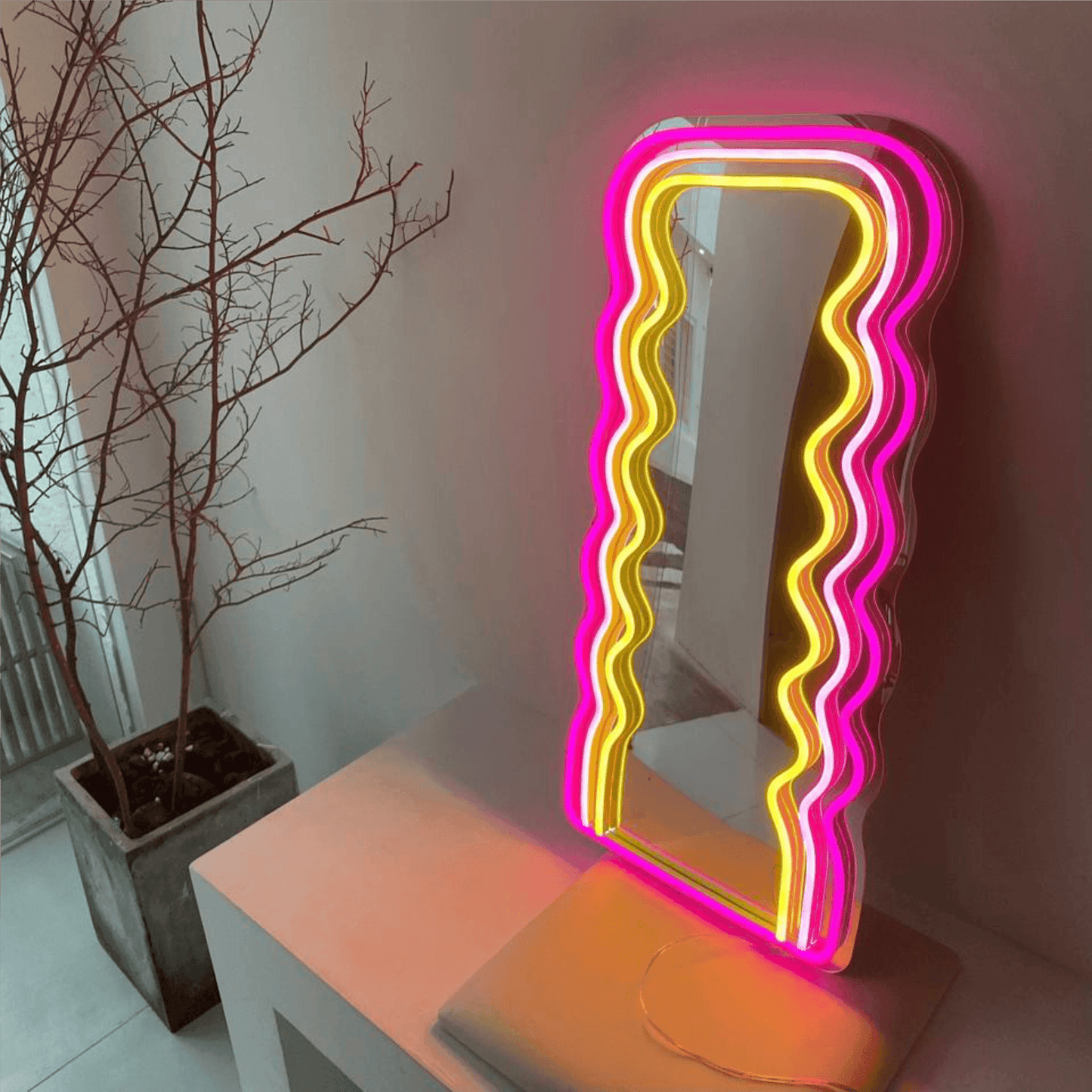 Neon Ayna - OneStudio